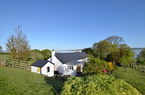 WAT322_-_Rear _and _Garden _with _morning _mist [1]